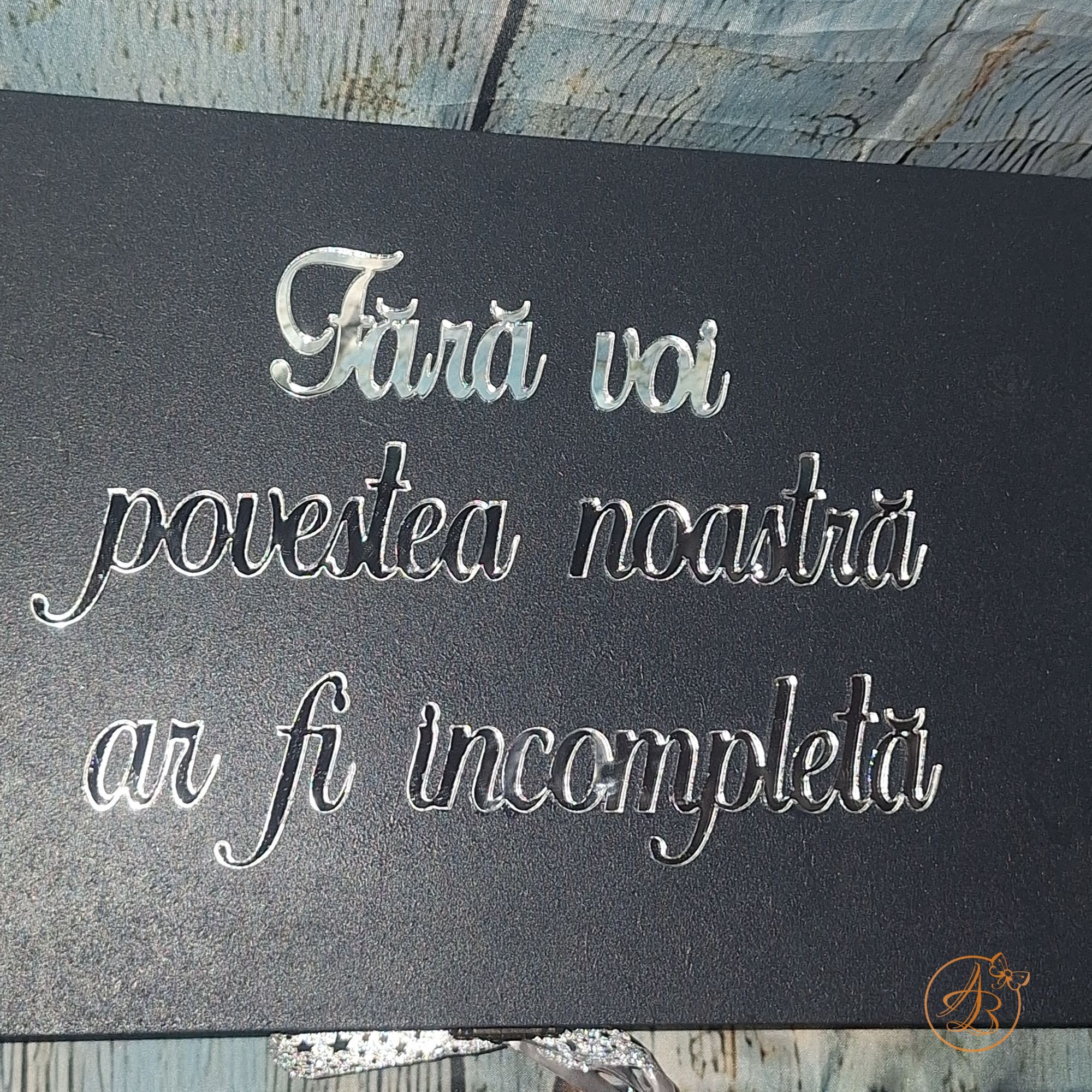 Cutie eleganta cu doua bauturi si doua pahare, pentru nasi - imagine 2