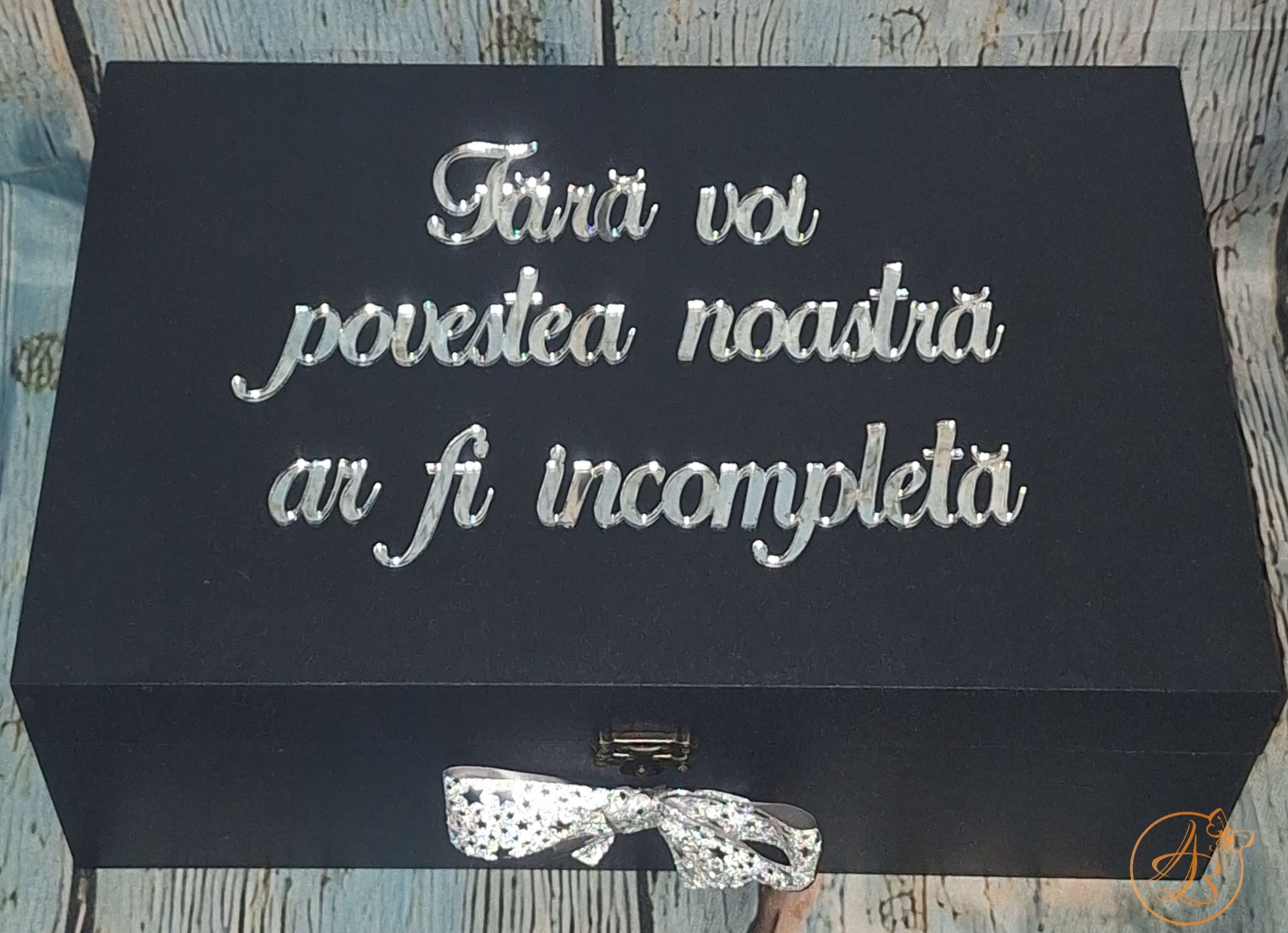 Cutie eleganta cu doua bauturi si doua pahare, pentru nasi - imagine 4