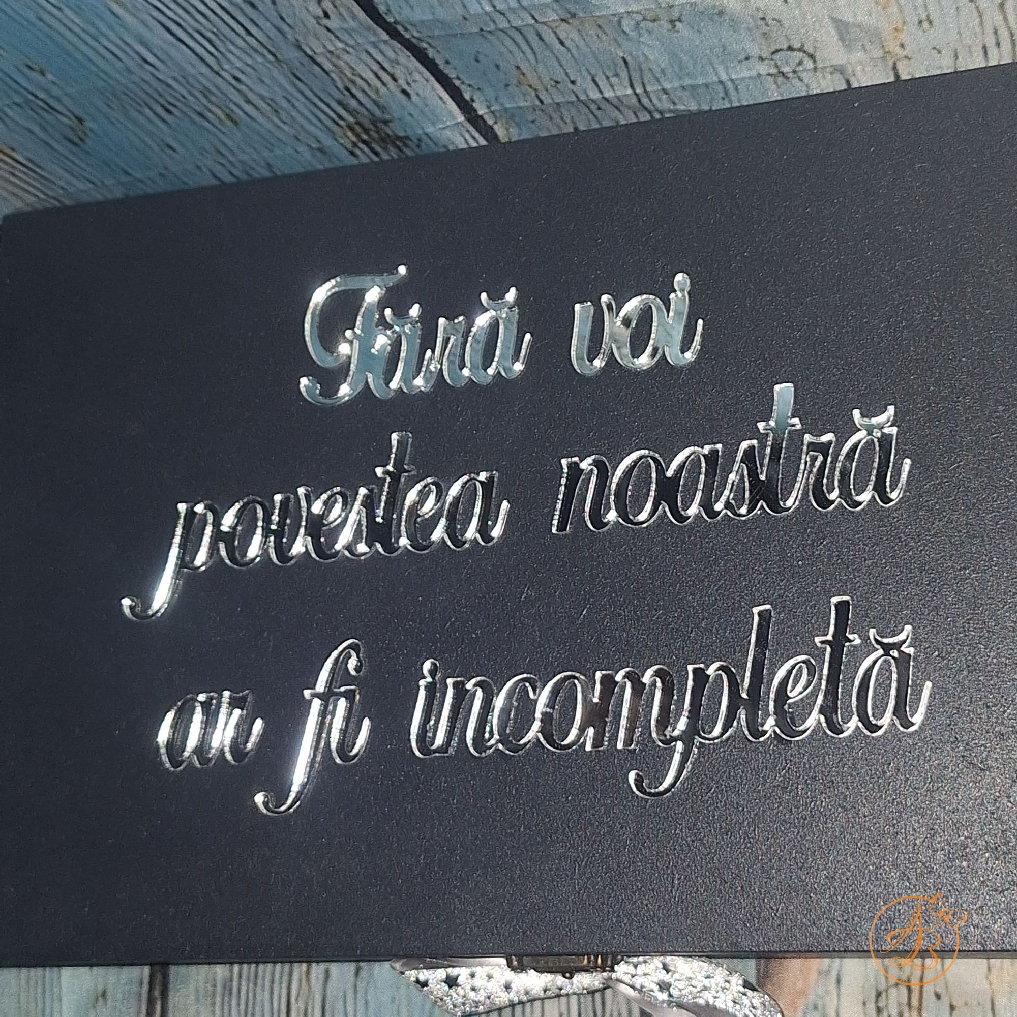 Cutie eleganta cu doua bauturi si doua pahare, pentru nasi - imagine 3