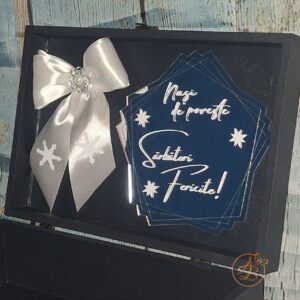 Cutie eleganta cu oglinda, bautura si pahare gravate, pentru nasi