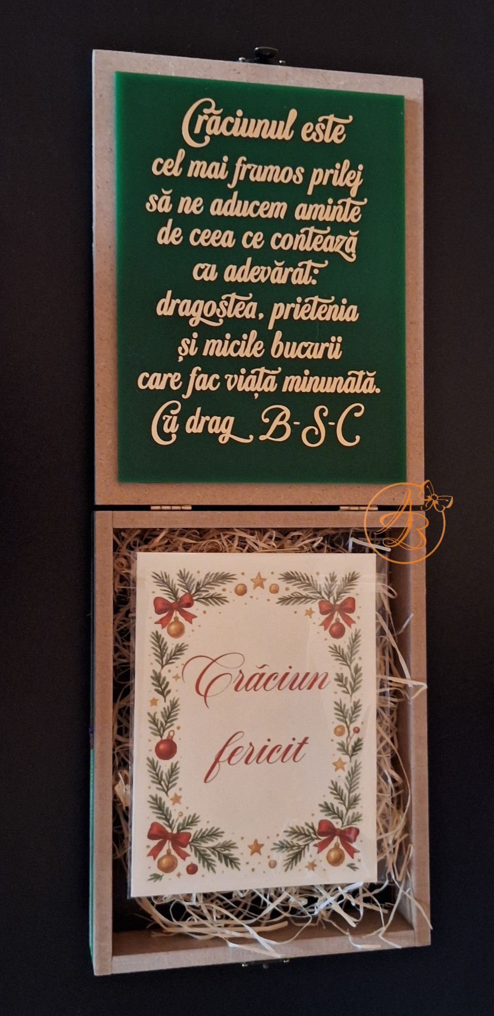 Cutie eleganta verde cu glob sau felicitare, pentru nasi sau fini - imagine 5