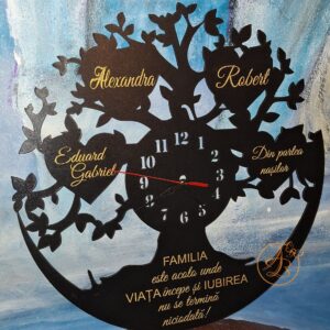 Ceas negru cu frunze gravate, pentru fini