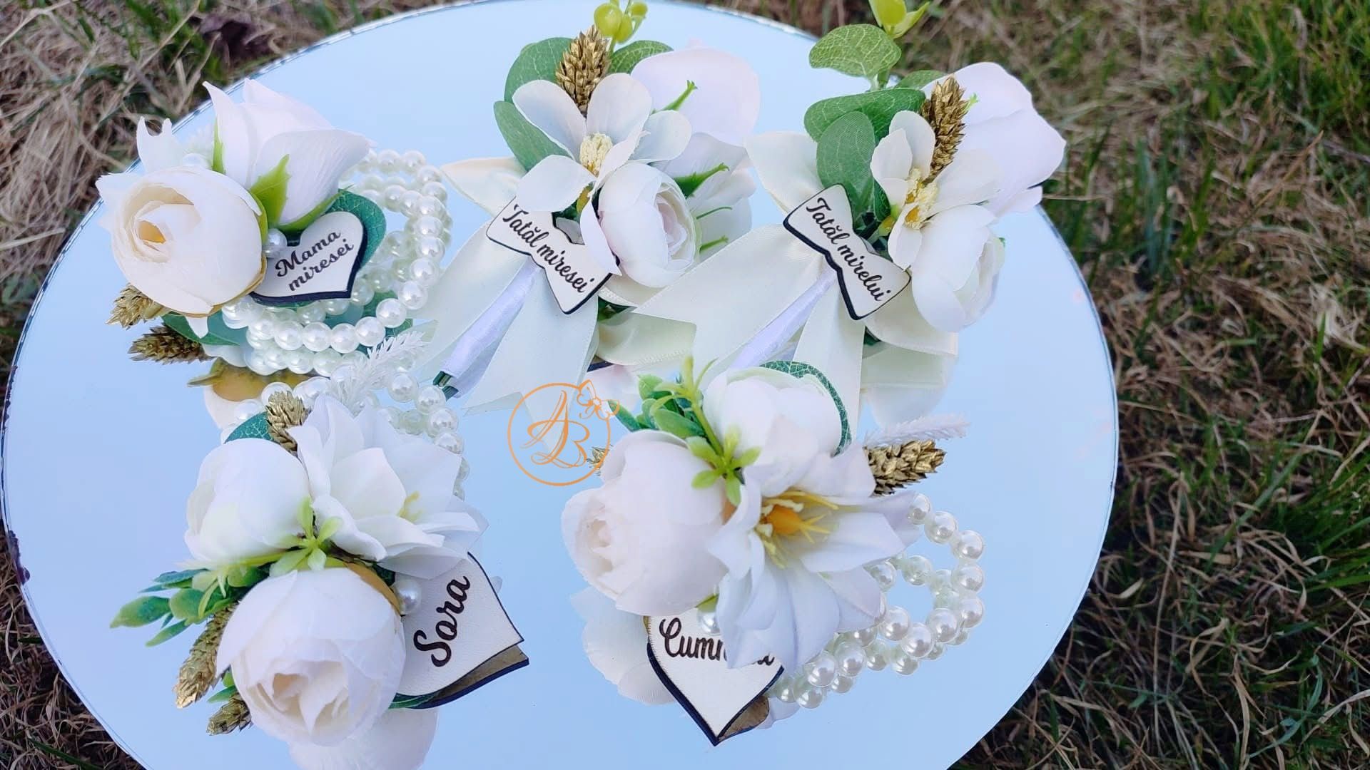 Bratari si cocarde pe alb si crem - imagine 7