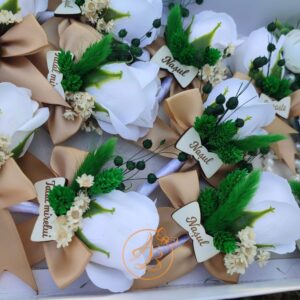 Bratari si cocarde pe alb si verde