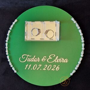 Suport pentru verighete din plexiglass verde cu margele si cutiuta transparenta