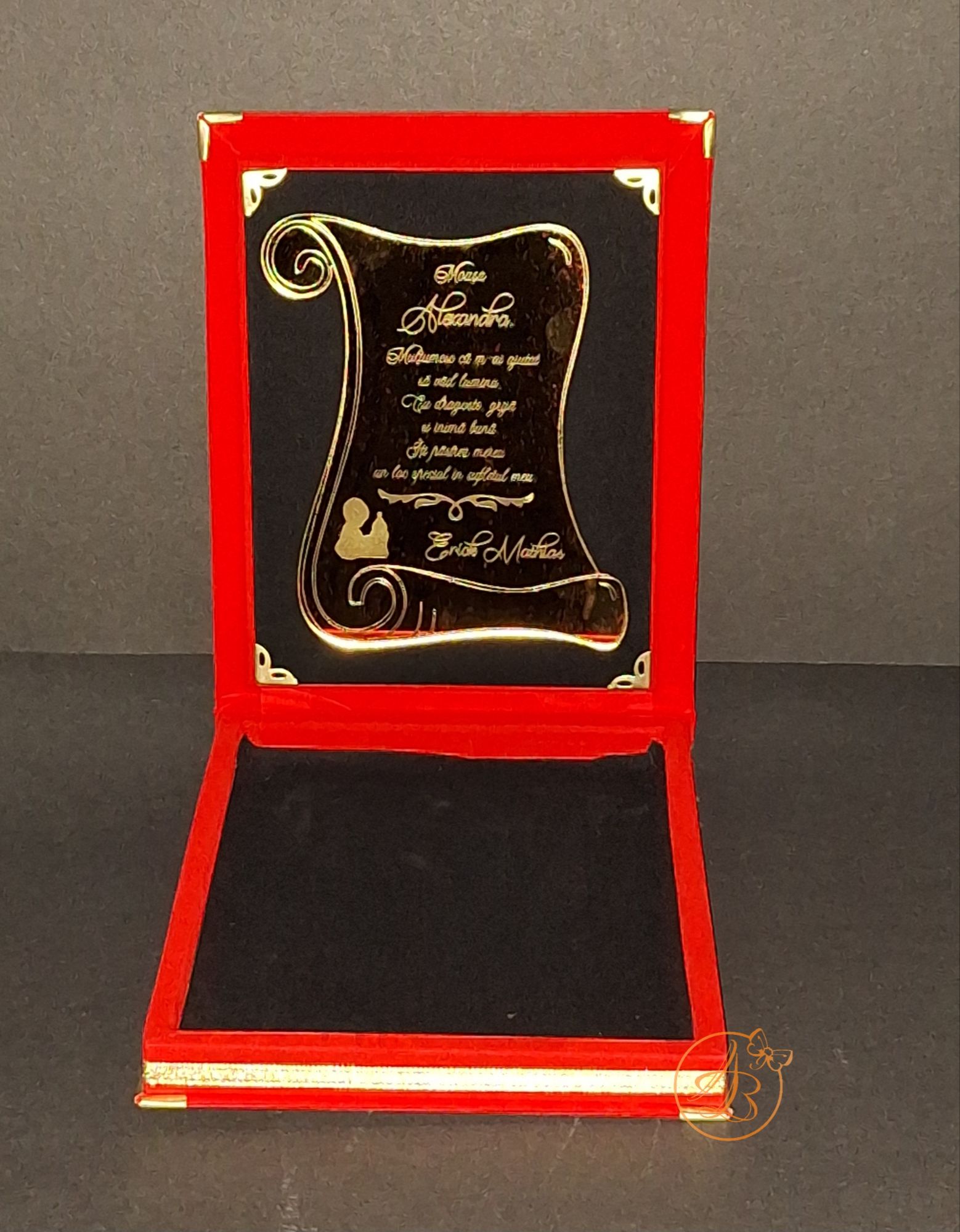 Trofeu elegant din oglinda in cutie de catifea rosie - imagine 4