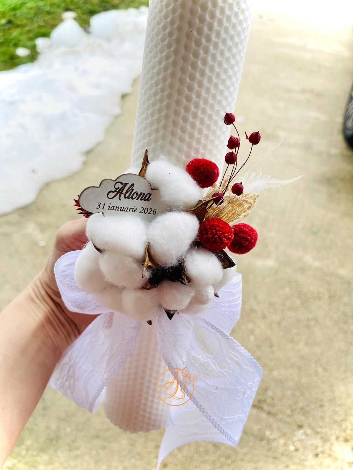 Lumanare pentru botez fetita, cu flori uscate si placuta personalizata - imagine 4
