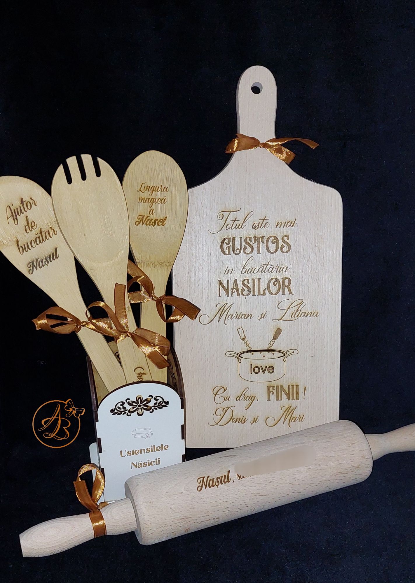 Set cadou pentru nasi, inima cu leduri si set gravat bucatarie - imagine 13