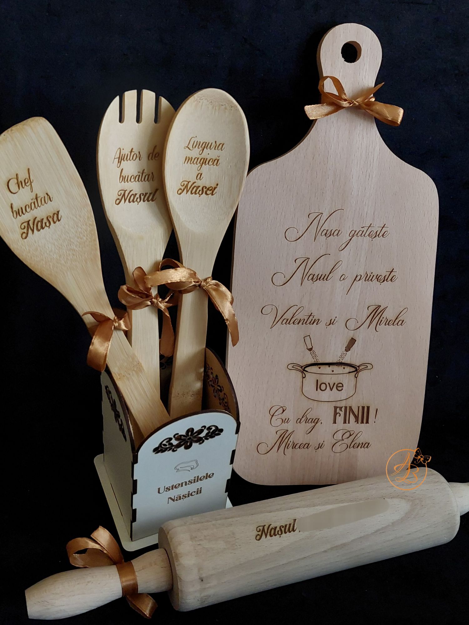 Set cadou pentru nasi, inima cu leduri si set gravat bucatarie - imagine 16