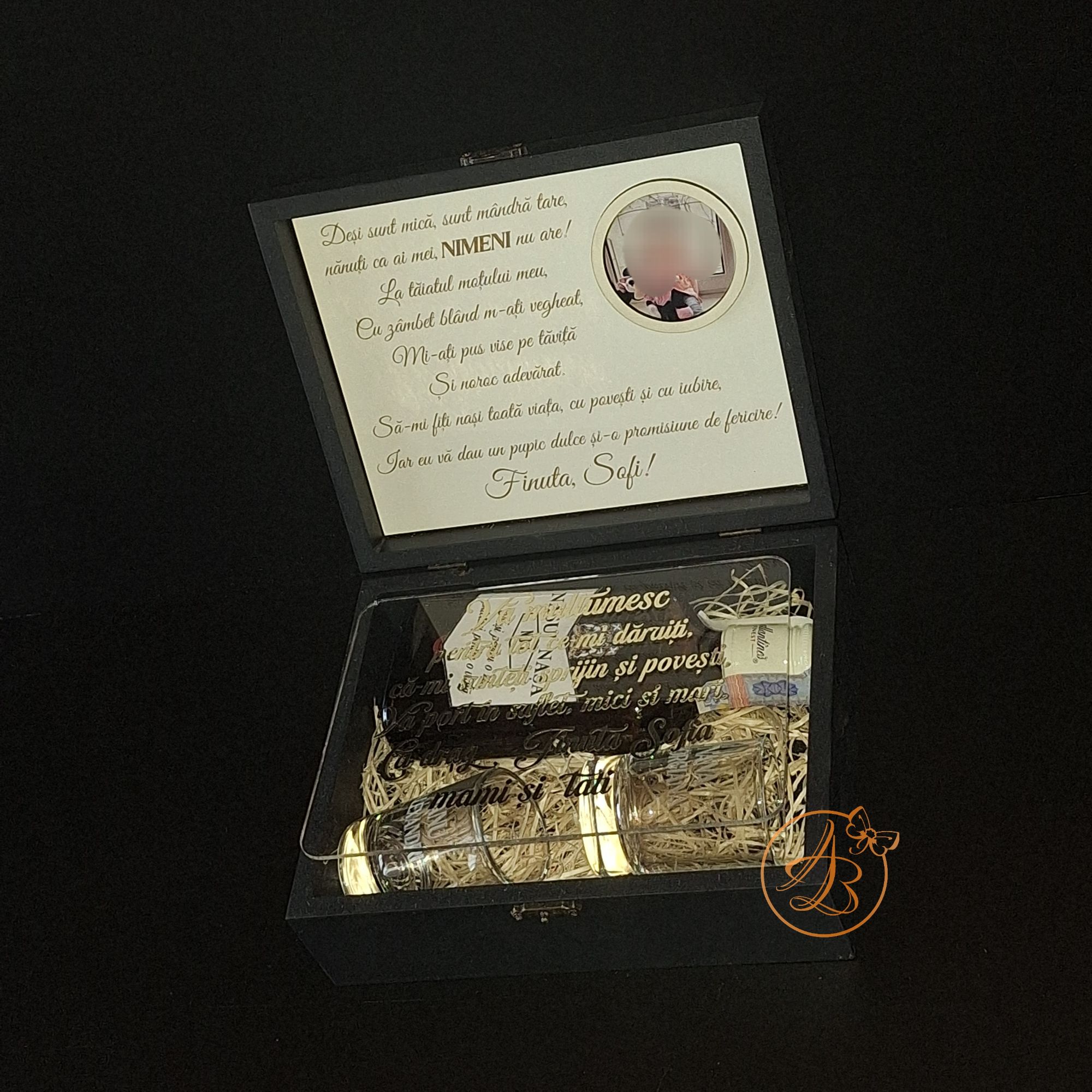 Cutie eleganta pentru nasi la taierea motului - imagine 8