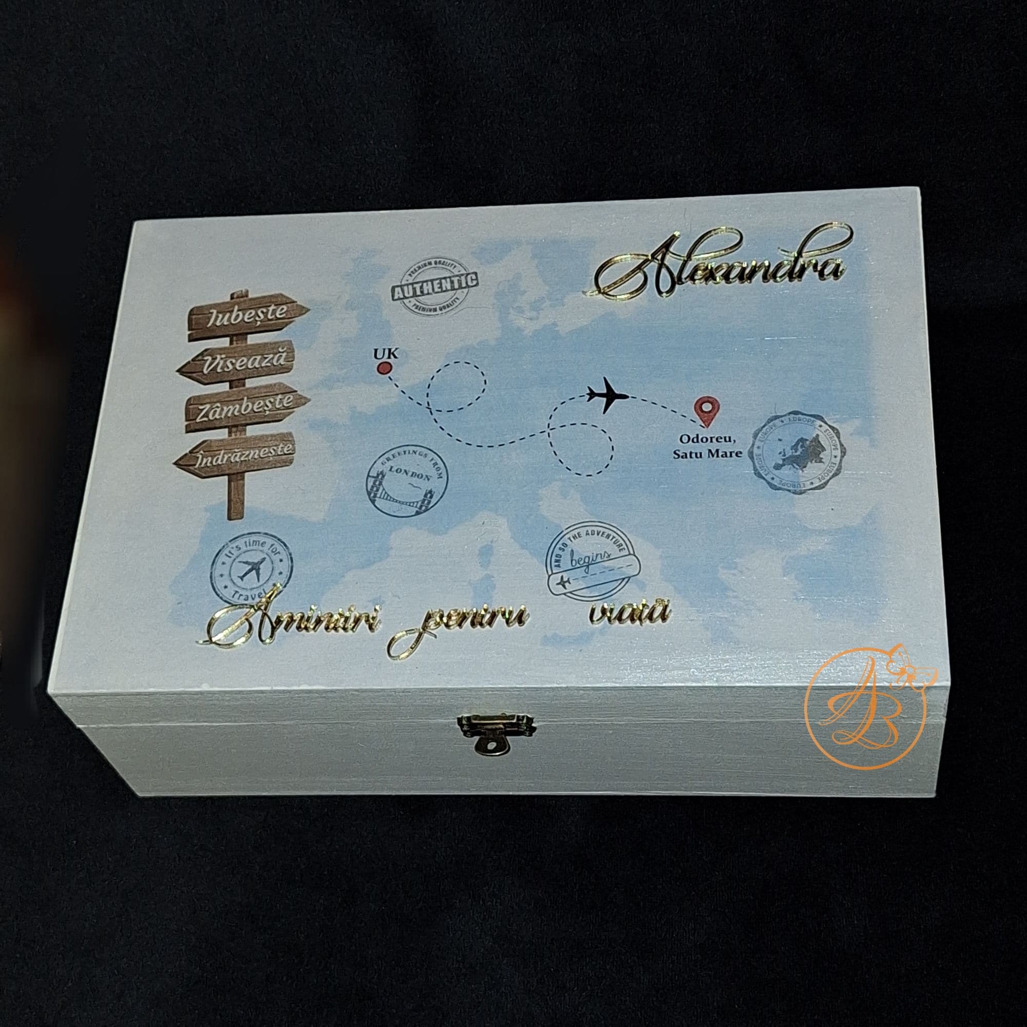 Cutie amintiri pentru majorat 18 ani