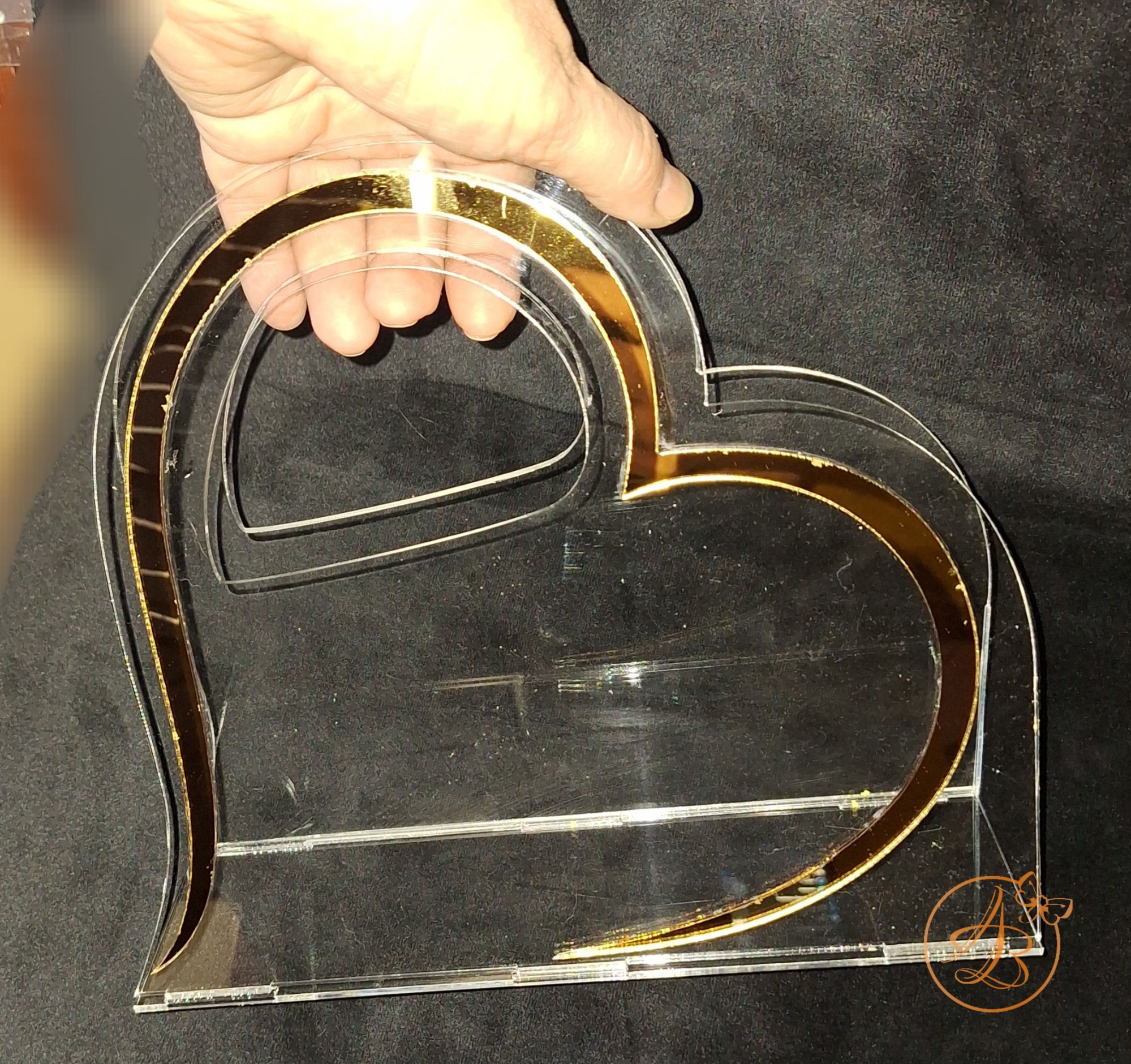 Poseta din plexiglass, inimioara cu maner din oglinda - imagine 3