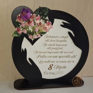 Decor gravat, cu maini si flori sau poza