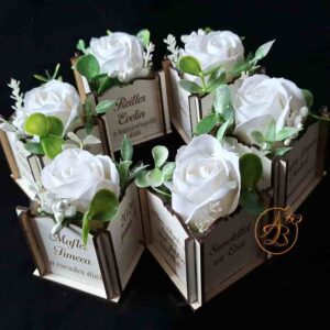 Cadou cutiuta gravata, cu trandafir sapun