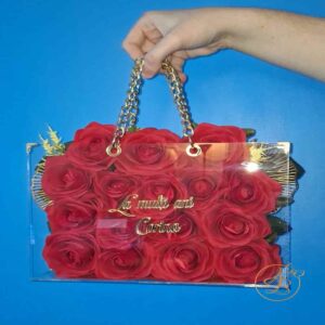 Poseta din plexiglass transparent cu maner auriu si trandafiri artificiali