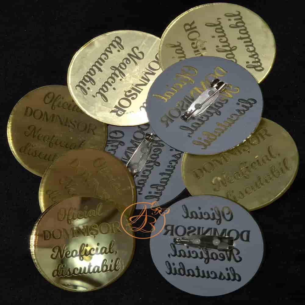 Insigne rotunde de 4cm din oglinda, cu baza de brosa - imagine 2